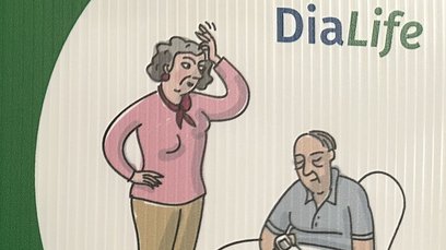 Gezeichnete älter Frau hält sich die Stirn, während ihr Mann Blutzucker misst.